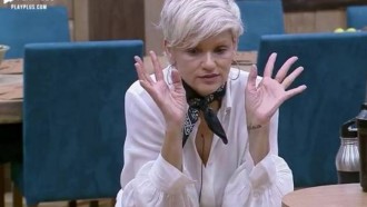 Andréa Nóbrega é criticada na web após comentários sobre Sabrina