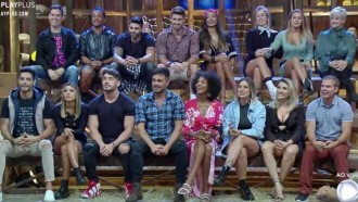 Peões são surpreendidos com ‘invasão’ de fãs próximo a sede do reality