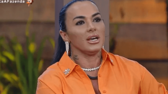 A Fazenda 15: web pede expulsão de Simioni após peoa apalpar Shayan