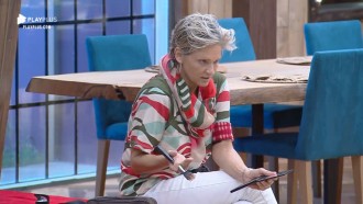 Andréa Nóbrega ironiza que ela não deu bom dia para Thayse Teixeira