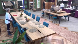 Andréa Nóbrega reclama da limpeza da casa: 'Que nojo! Que sujeira!'