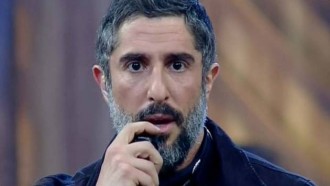 Ao vivo em ‘A Fazenda 11’, Marcos Mion chora ao falar sobre Gugu Liberato e pede orações