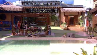 Ayrton, Ana Clara, Gleici e Kaysar comemoram almoço especial em dia de Final