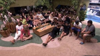 BBB20 - Brothers brincam de quadrilha no início da festa da líder Rafa