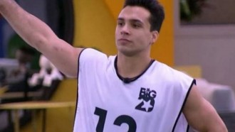 BBB20 - Polícia entrega intimação para Petrix e ginasta terá que deixar a casa