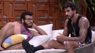 BBB20 - Victor Hugo e Guilherme pensam em estratégia caso ganhem a prova do líder