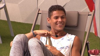 Danrley brinca sobre sua participação no jogo: 'Ninguém quer que eu saia'