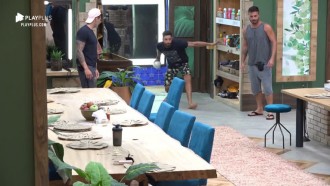 Diego Grossi não acerta 'pino' e passa vexame na estreia do boliche