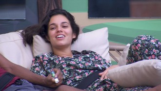 Alane revela para Luigi que ainda não lavou roupa no BBB 24
