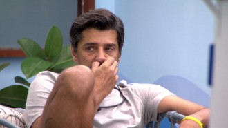 Alberto Cowboy lê jogo de Leandro no BBB 26: 'Se queimou e continua se queimando'