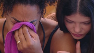 Aline chora e recebe apoio de sisters do BBB 25