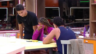 Aline tem nova crise de choro no BBB 25: 'Frescura'