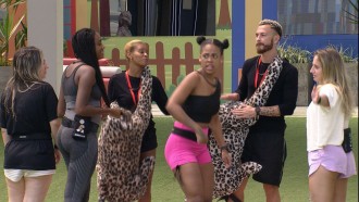 Aline Wirley e Fred cumprem o primeiro Castigo do Monstro