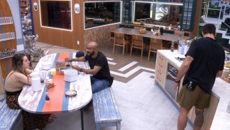 Amanda diz que não é prioridade de aliados