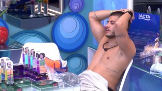 Arthur Aguiar, do BBB 22, critica Natália no Quarto do Líder