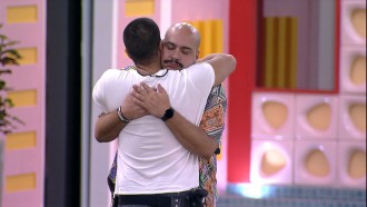 Arthur Aguiar pede desculpas a Tiago Abravanel no BBB 22