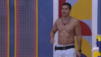 Arthur Aguiar promete no BBB 22: 'Não vou comer pão'
