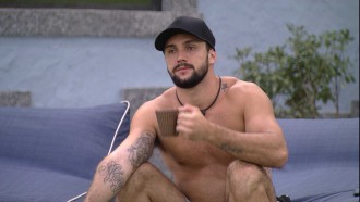 Arthur é o único acordado em dia de Eliminação no BBB21