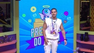 Arthur escolhe três brothers para o Almoço do Anjo