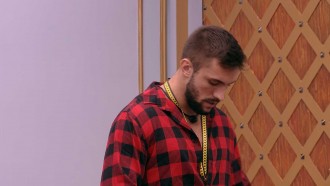 Arthur fala sobre Karol Conká: 'Ela quis envenar minha cabeça'