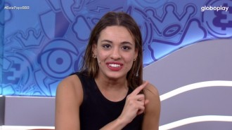 Beatriz afirma que nunca colocou lente de contato nos dentes