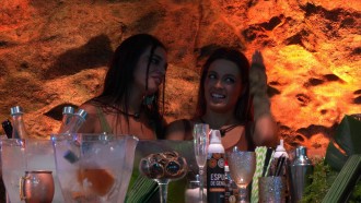 Beatriz fala com Matteus sobre beijo em Isabelle: 'Tu é lerdo'