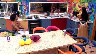 Breno não poupa elogios para Marciele: 'Nossa, que gata'