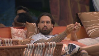 Brigido opina sobre Leandro Boneco no BBB 26: 'Cachorro morto'