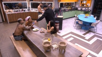 Brothers conversam e se comparam com ex-participantes do BBB