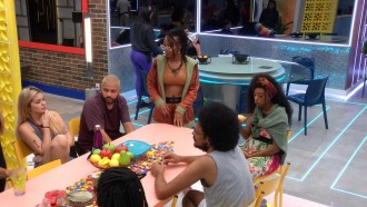 Brothers da Xepa do BBB21 se reúnem para contar estalecas