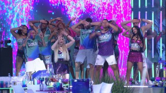 Brothers dançam 'Ragatanga', do grupo Rouge, na festa do BBB 23