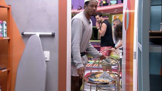 Brothers do BBB 22 recebem comes e bebes do pré-festa
