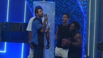 Brothers estreiam o microfone da Festa QuintoAndar no BBB 22