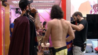 Brothers se empolgam com figurino da Festa Cor&Ton no BBB21