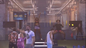 Brothers se 'exercitam' na Festa do Líder Arthur no BBB21