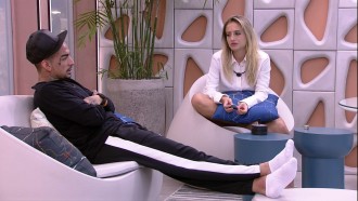 Bruna Griphao desabafa com MC Guimê e diz estar confusa