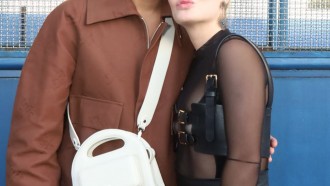 Bruna Griphao e Gabriel Santana se encontram no SPFW 2023