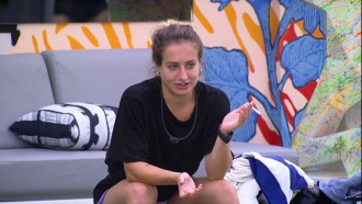 Bruna Griphao faz pergunta indiscreta sobre sunga de brother