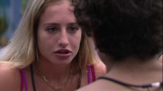 Bruna Griphao relembra papo com o pai sobre bissexualidade