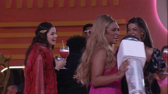 Brunna Gonçalves avisa no BBB 22: 'Amanhã sou Líder, hein!'