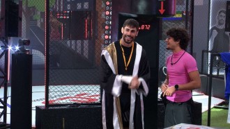 Cara de Sapato conta valor de prêmio em dólares de luta