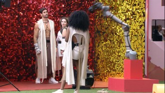 Cara de Sapato e Amanda recebem ship de Marvvila: 'Que casal'