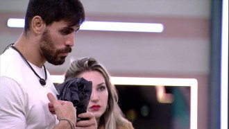 Cara de Sapato pede desculpa para brothers do Quarto Deserto