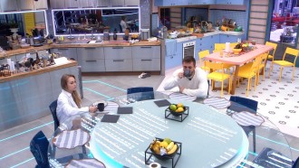 Carla Diaz e Arthur tomam café da manhã no Vip do BBB21