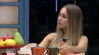 Carla Diaz reclama de brother no BBB21: 'Não brinco mais'