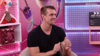 Cristian diz que beijaria Larissa: 	'Tipo de mulher que eu gosto'