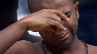 Davi chora após ganhar bolsa de estudos em ação no BBB 24