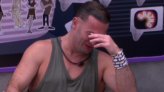 Diego Hypolito tem crise de choro sozinho na academia