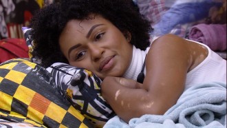 Douglas Silva brinca com Natália no BBB 22: 'Vai rolar Eli hoje?'