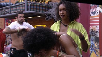 Emparedada, Natália tem crise de choro no BBB 22